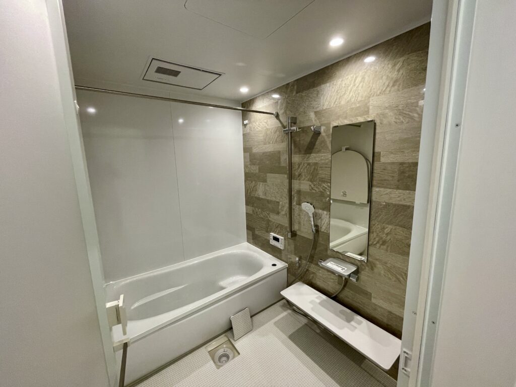 奥行２mのバスルーム