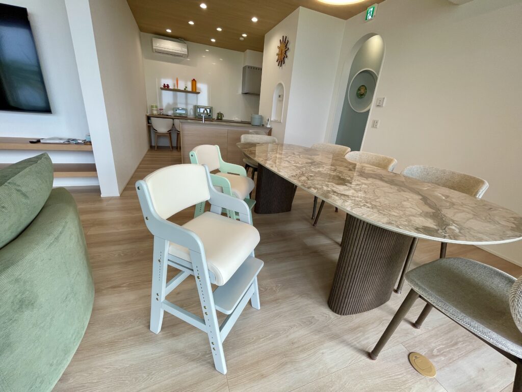 小さなお子様用のキッズチェア